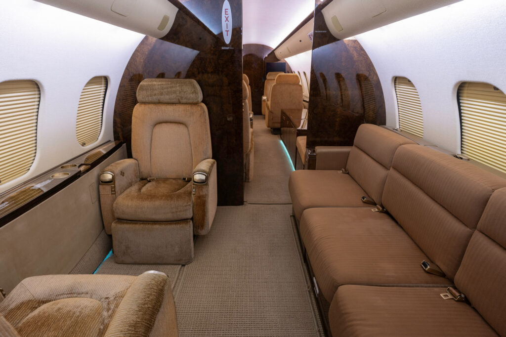 Bombardier Global 5000 for sale dallas Texas Mente Group Private Jet Sales Aviation Brokers